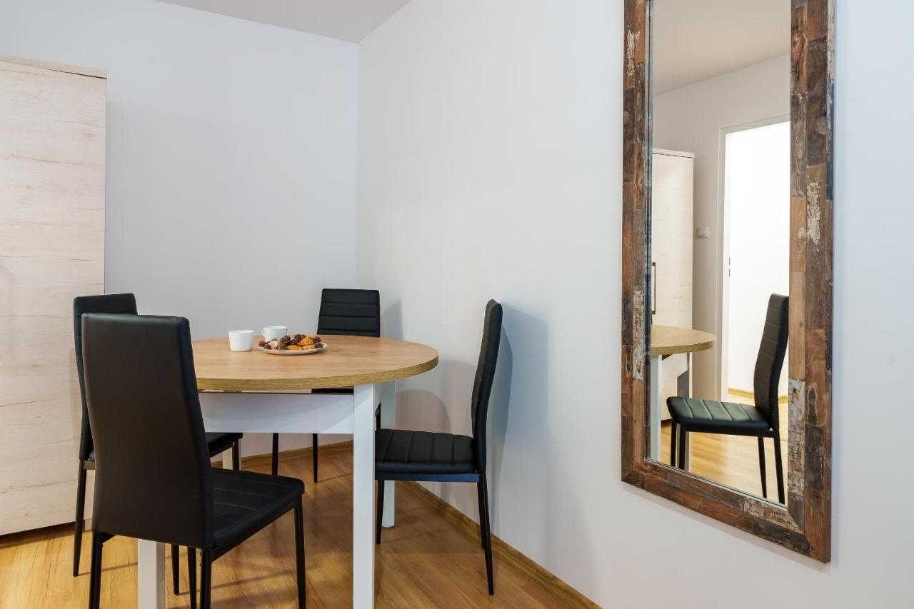 Apartament Pod Swierkiem - Pet Friendly - 2 Osobne Pokoje Dla Max 5 Osob - Space Apart Jelenia Gora Exterior photo